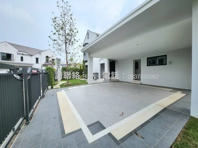 ให้เช่าบ้านเดี่ยวหรู 2 ชั้น พร้อมน้ำพุหน้าบ้าน  พร้อมเฟอร์นิเจอร์ Near Brighton International School