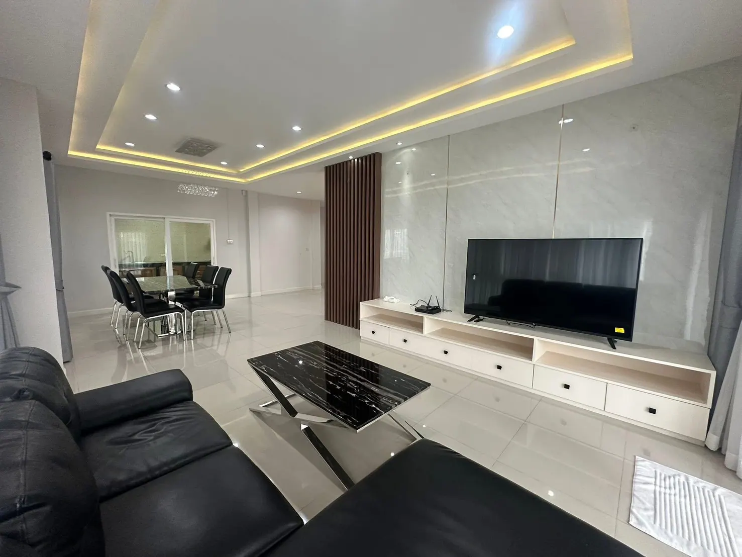 ให้เช่าบ้านโมเดิร์น 3 ห้องนอน – ซอยสยาม พัทยา | หมู่บ้านจัดสรรมีระบบรักษาความปลอดภัย