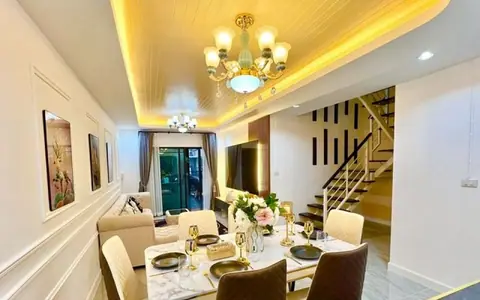 ขายบ้านพฤกษา64/1 รังสิต คลอง3 ฟิวคาเฟ่ ถนนหน้าบ้านรถวิ่งสวนกันได้4คัน
