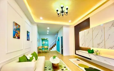 ขายทาวน์เฮ้าส์ หมู่บ้านรินทิชา ซอยร่มเกล้า6 ใกล้ตลาดมีนบุรี ทำเลดี บ้านสวยแต่งใหม่หมด