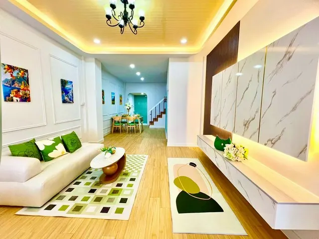 ขายทาวน์เฮ้าส์ หมู่บ้านรินทิชา ซอยร่มเกล้า6 ใกล้ตลาดมีนบุรี ทำเลดี บ้านสวยแต่งใหม่หมด