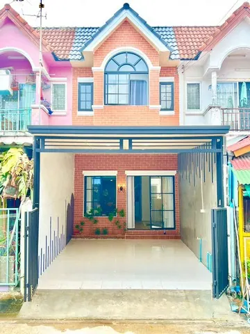 ขายทาวน์เฮ้าส์ หมู่บ้านรินทิชา ซอยร่มเกล้า6 ใกล้ตลาดมีนบุรี ทำเลดี บ้านสวยแต่งใหม่หมด
