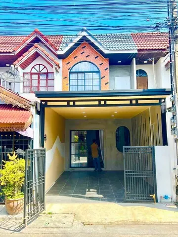 ขาย​บ้าน หมู่บ้าน เพชรไพลิน พระยาสุเรนทร์ 35 รีโนเวทใหม่หมด แค่หิ้วกระเป๋ามาเท่านั้น