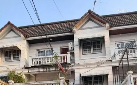 ขายบ้าน อุดมสุข 51 ใกล้ 7-11 และตลาด เพียง 200 เมตร ถนนซอยกว้างมาก