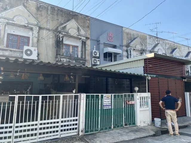 ทาวน์เฮ้าส์หมู่บ้านดวงแก้ว ติวานนท์-ปากเกร็ด ทำเลทองติดตลาดและโรงเรียน ขายราคาต่ำกว่าราคาตลาด