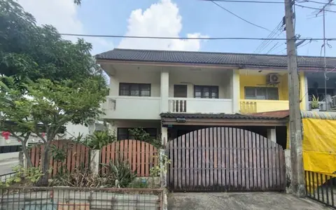 หมู่บ้านช่อแก้ว ซอยพหลโยธิน 64 ถนนพหลโยธิน ปทุมธานี ราคาพิเศษ ขายต่ำกว่าราคาประเมินธนาคาร คุ้มค่าสำหรับผู้ที่กำลงมองหา นัดเข้าชมได้