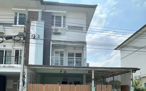 โครงการเดอะ สตอรี่ ราชพฤกษ์ ทาวน์โฮม 3 ชั้น ซอยบางกร่าง 53 ถนนบางกรวย - ไทรน้อย นนทบุรี  ขายบ้านสภาพดี หลังมุม ราคาพิเศษ พร้อมโปรโมชันส่วนลด