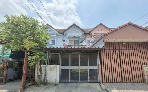 หมู่บ้านสุขสันต์ 9 ทาวน์โฮม 2 ชั้น ซอยเพชรเกษม 110 หนองแขม  ราคาพิเศษ แหล่งชุมชน เปิดกว้างสำหรับเจรจา พร้อมพิจารณาทุกข้อเสนอ