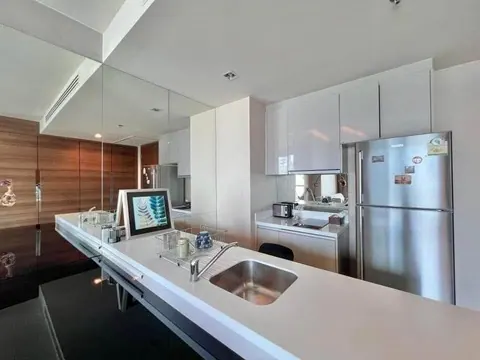 ็็คอนโด Luxury The Address Sathorn  (คอนโดดิ แอดเดรส สาทร)
