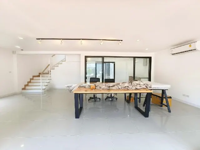 ขาย ให้เช่า Home Office 4 ชั้น WERKK กิ่งแก้ว ตึกใหม่พร้อมใช้งาน 5 นาทีถึงสนามบิน โถงใหญ่ทุกชั้น 1 ห้องนอน 3 ห้องน้ำ