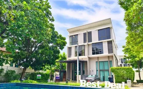ขาย ทาวน์โฮมหรู Patio พัฒนาการ 32 หน้าสระน้ำ 33.6ตร.ว. 8.3 ล้านบาท หลังริม 3.5 ชั้น 3ห้องนอน 3ห้องน้ำ เข้าออกได้หลายทาง