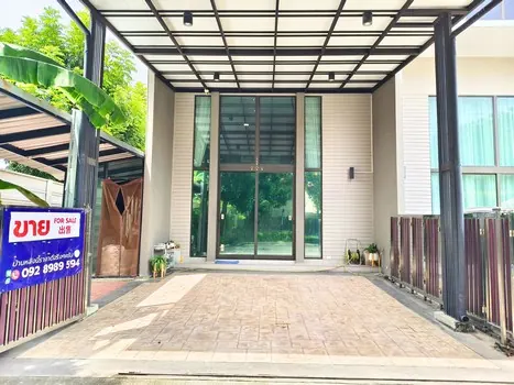 ขาย ทาวน์โฮมหรู Patio พัฒนาการ 32 หน้าสระน้ำ 33.6ตร.ว. 8.3 ล้านบาท หลังริม 3.5 ชั้น 3ห้องนอน 3ห้องน้ำ เข้าออกได้หลายทาง