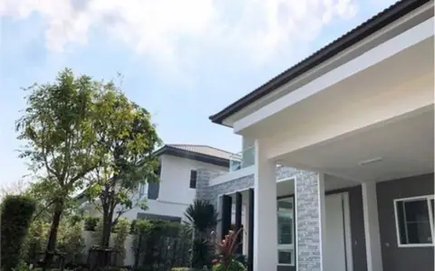 ขาย  ให้เช่า บ้านเดี่ยว มัณฑนา อ่อนนุช-วงแหวน5 มีSolar cell และระบบair plus ใกล้เมกาบางานา 82.4 ตร.ว. 4ห้องนอน 5ห้องน้ำ มีห้องแม่บ้านแยก