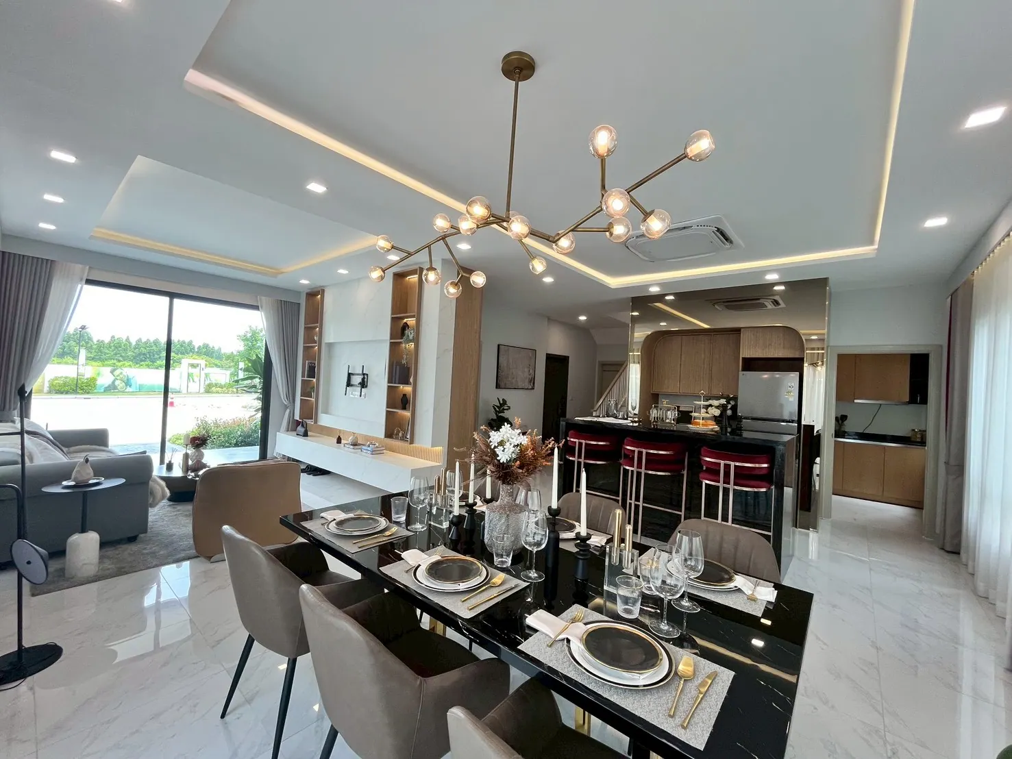 Riva Prime บ้านสวยวิวเขา ใกล้ทะเลบางแสน บ้านเดี่ยวหรูสำหรับ ครอบครัวใหญ่ ที่ออกแบบมาเพื่อทุกช่วงวัยของการใช้ชีวิต