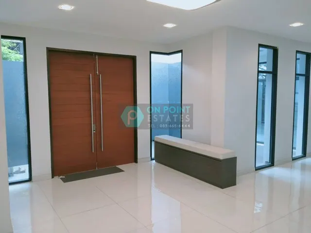 Detached House In Karnchanaphisek for Sale (D2771)