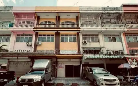 ขายอาคารพาณิชย์ 3.5 ชั้น สุขาภิบาล 5 ที่ดิน 18 ตร.ว. พื้นที่ใช้สอย200 ตร.ม.