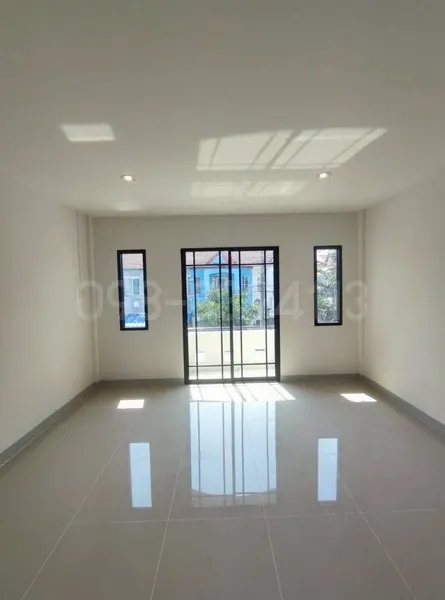 ขายอาคารพาณิชย์ 3.5 ชั้น สุขาภิบาล 5 ที่ดิน 18 ตร.ว. พื้นที่ใช้สอย200 ตร.ม.