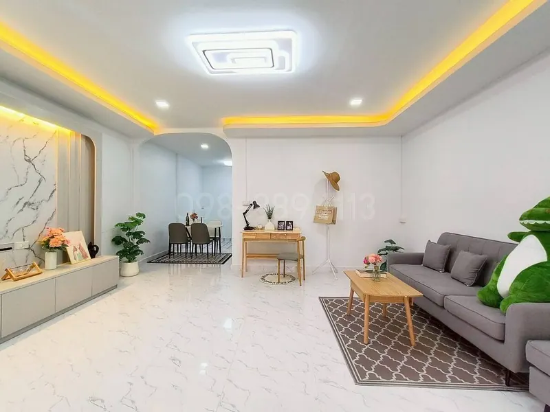 ขายทาวน์เฮาส์ 2 ชั้น หมู่บ้านแดนทอง สุขาภิบาล5 รีโนเวทใหม่ เนื้อที่ 22.5 ตรว 4นอน 2น้ำ แถมฟรีเฟอร์นิเจอร์