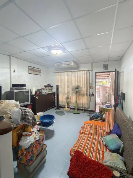 ขายทาวน์เฮ้าส์ 2 ชั้น หมู้บ้านพุดตาน เพชรเกษม 81 เนื้อที่ 19 ตรว 2ห้องนอน 2ห้องน้ำ ใกล้บิ๊กซีเพชรเกษม