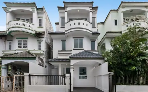 ทาวน์โฮม 3 ชั้นตกแต่งใหม่ เศรณี ดอนเมือง-สรงประภา บ้านพร้อมอยู่ ทำเลใกล้สนามบินดอนเมือง