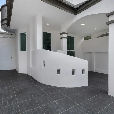 ทาวน์โฮม 3 ชั้นตกแต่งใหม่ เศรณี ดอนเมือง-สรงประภา บ้านพร้อมอยู่ ทำเลใกล้สนามบินดอนเมือง
