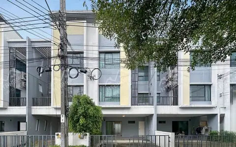 ทาวน์โฮม 3 ชั้น ธนาคลัสเตอร์ ราชพฤกษ์ – สถานีบางพลู ต้นโครงการ แปลงหน้าสวน พร้อมอยู่ ใกล้ MRT สายสีม่วง สถานีบางรักใหญ่