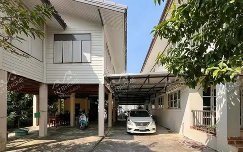 บ้านเดี่ยว 2 ชั้น 245 ตร.ว. ซอยบางกร่าง 62/1 ต่อเติมครบ ทำเลดี เข้าซอยไม่ลึก จากถนนราชพฤกษ์