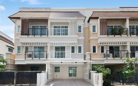ขายทาวน์โฮม 2 ชั้น รีโนเวทใหม่ เดอะทาวน์ พระราม 5 ที่ดิน 22.3 ตร.ว. พื้นที่ใช้สอย 180 ตร.ม.