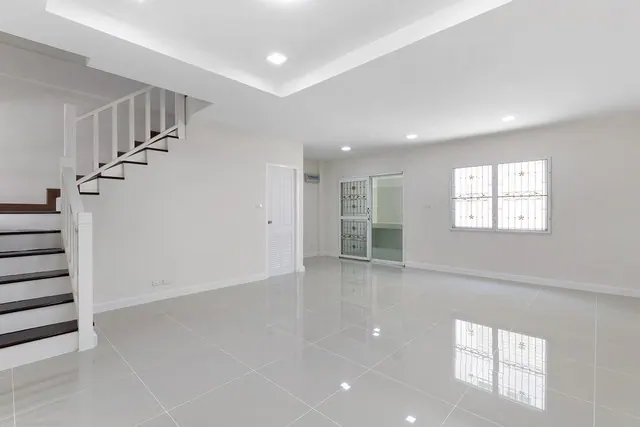 ขายทาวน์โฮม 2 ชั้น รีโนเวทใหม่ เดอะทาวน์ พระราม 5 ที่ดิน 22.3 ตร.ว. พื้นที่ใช้สอย 180 ตร.ม.