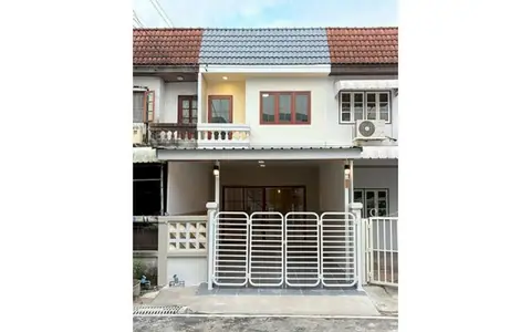 ทาวน์เฮ้าส์ 2 ชั้น หมู่บ้านบัวทอง ซอย 24/2 ใกล้เซ็นทรัล เวสต์เกต