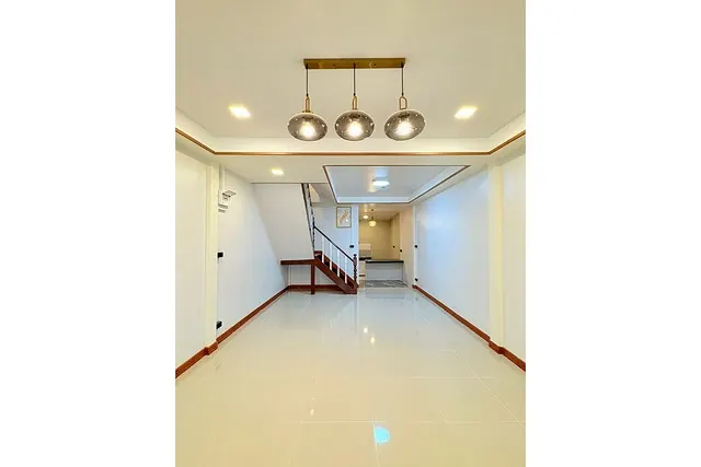ทาวน์เฮ้าส์ 2 ชั้น หมู่บ้านบัวทอง ซอย 24/2 ใกล้เซ็นทรัล เวสต์เกต