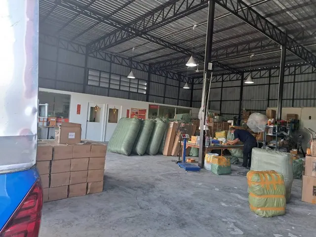 ขายโกดังเนื้อที่ทั้งหมด 2 งาน 15 ตรว. คลองสามวา กรุงเทพมหานคร