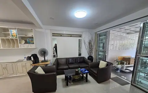 เช่า29,000 ขาย4.5 ล.ทาวน์โฮม 3 ชั้น รีโนเวทใหม่ทั้งหลัง ศุภาลัย วิลล์ สุขุมวิท - ศรีนครินทร์