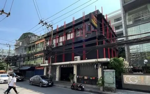 ขาย อาคารพาณิชย์ 3 คูหาติดกัน ทำเลทอง ซอย สุขุมวิท 22 เหมาะทำร้านอาหาร/คาเฟ่ /บาร์/ Office /Hostel